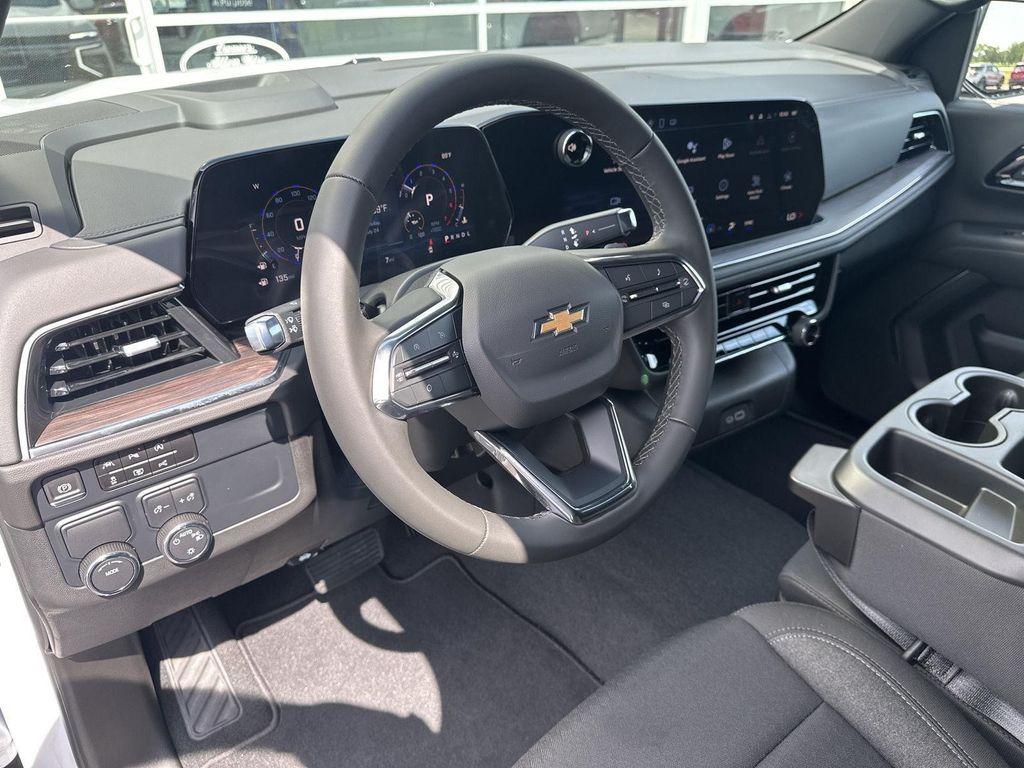 new 2025 Chevrolet Suburban car