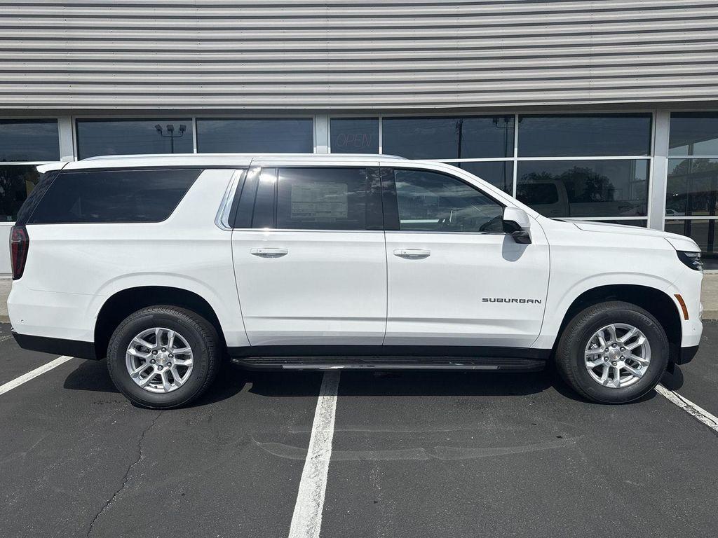 new 2025 Chevrolet Suburban car