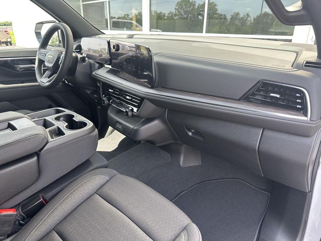 new 2025 Chevrolet Suburban car