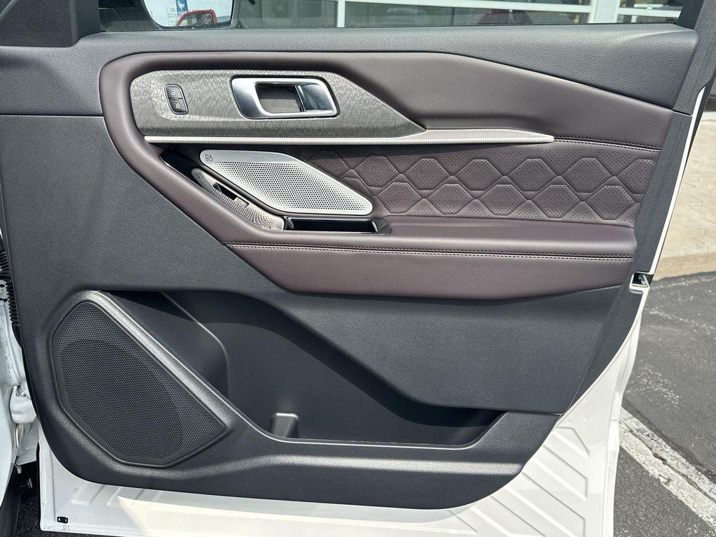 new 2025 Ford Explorer car, priced at $62,285