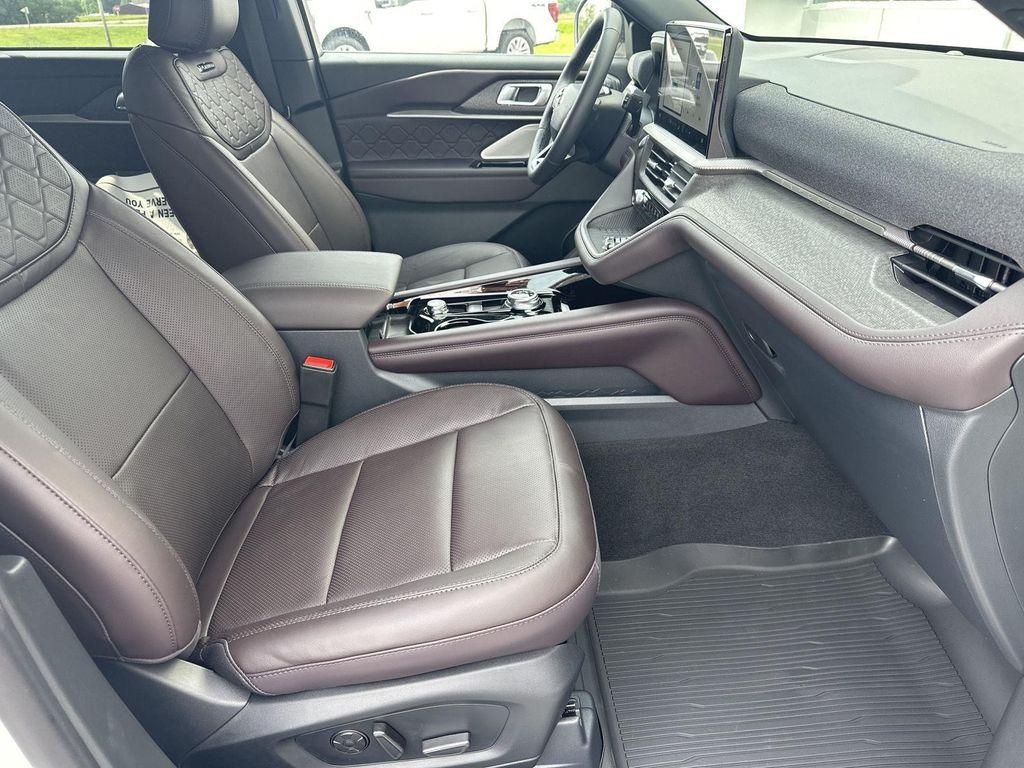 new 2025 Ford Explorer car, priced at $62,285