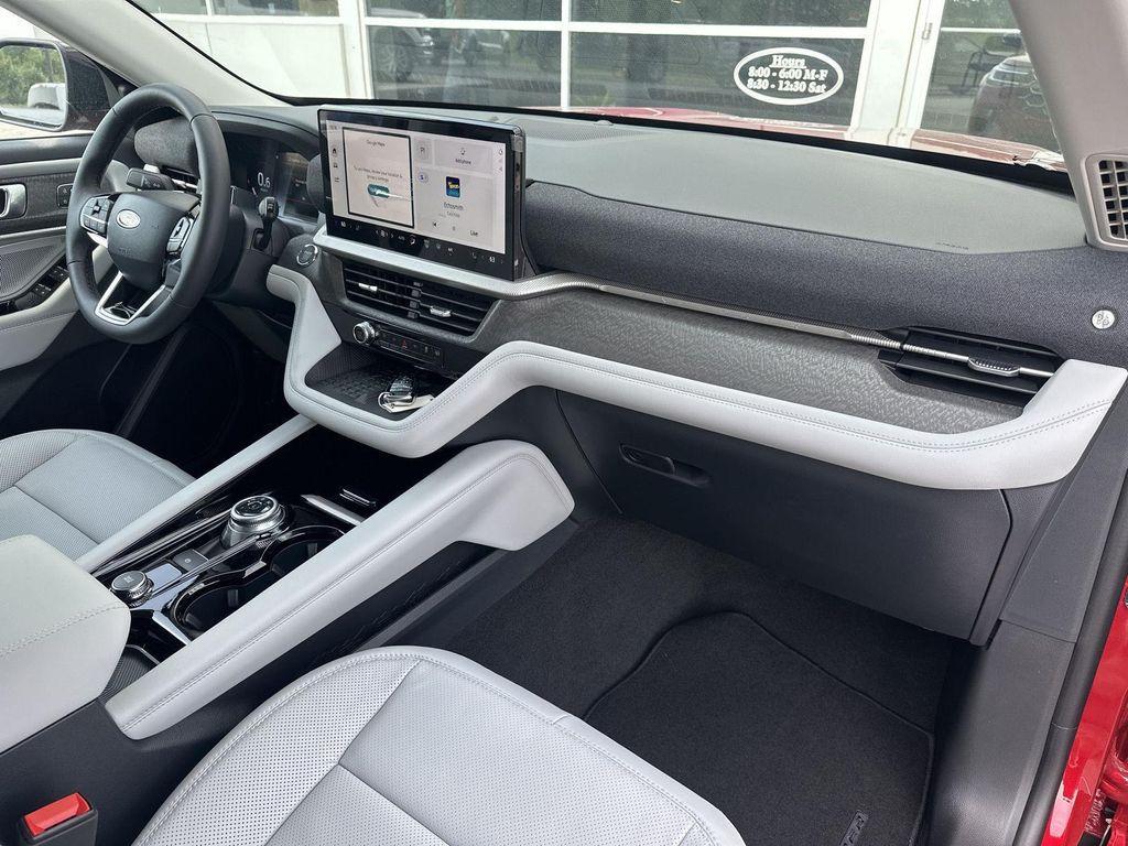 new 2025 Ford Explorer car, priced at $61,260