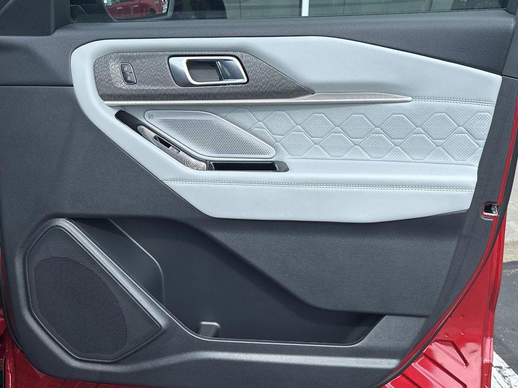 new 2025 Ford Explorer car, priced at $61,260