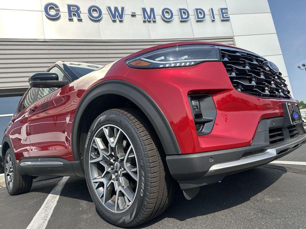 new 2025 Ford Explorer car, priced at $61,260