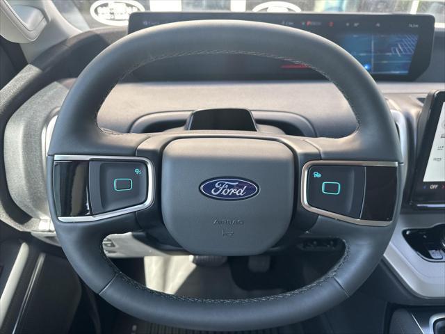 new 2025 Ford Expedition car, priced at $75,625