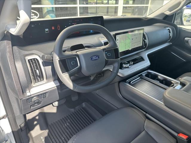 new 2025 Ford Expedition car, priced at $75,625