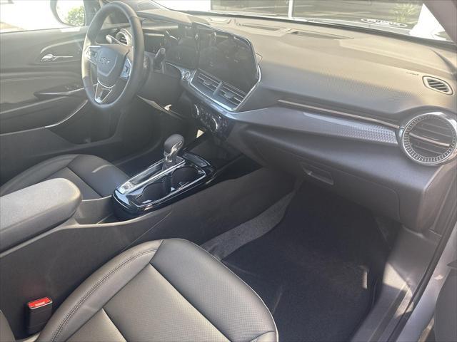 new 2025 Chevrolet Trax car