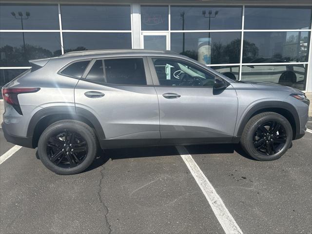 new 2025 Chevrolet Trax car