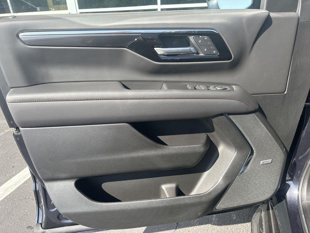 new 2025 Chevrolet Tahoe car