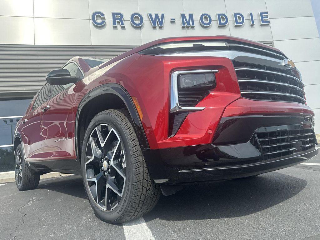 new 2025 Chevrolet Traverse car