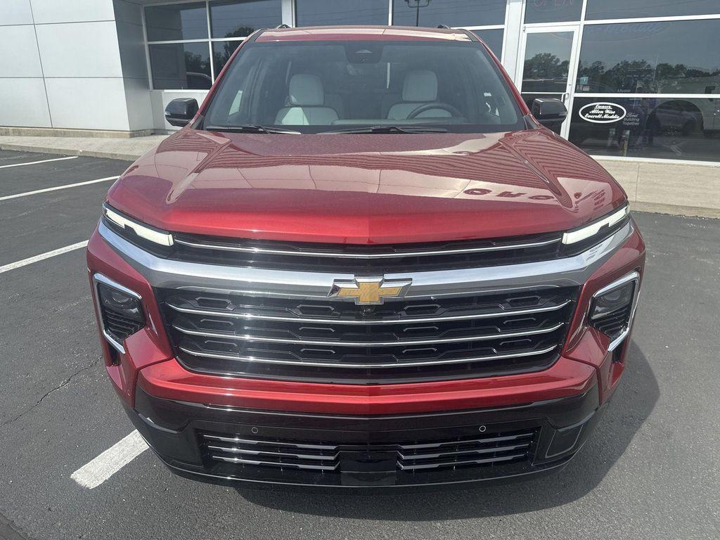 new 2025 Chevrolet Traverse car