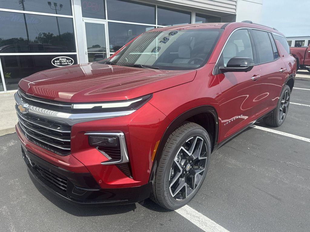 new 2025 Chevrolet Traverse car