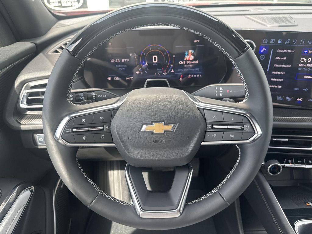 new 2025 Chevrolet Traverse car