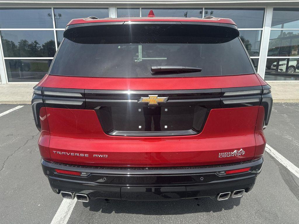 new 2025 Chevrolet Traverse car