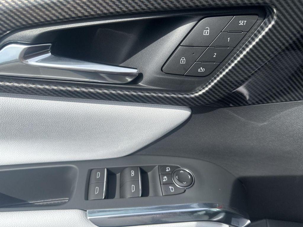 new 2025 Chevrolet Traverse car