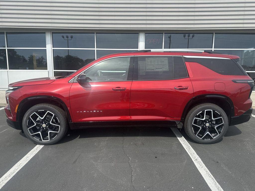 new 2025 Chevrolet Traverse car