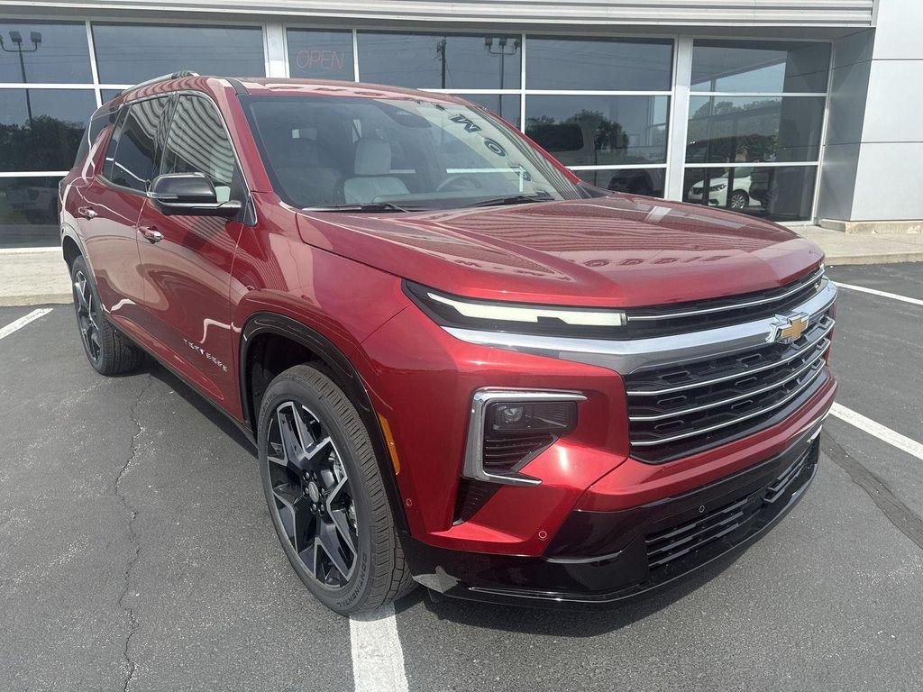new 2025 Chevrolet Traverse car