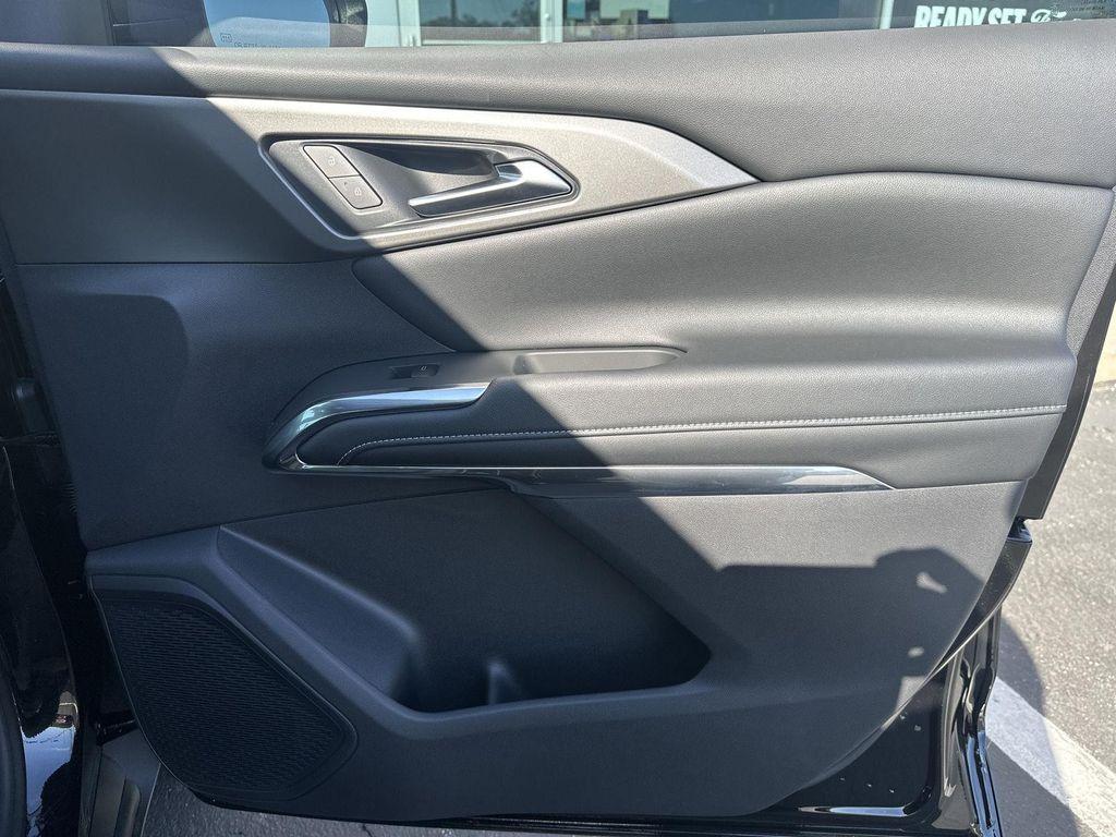 new 2026 Chevrolet Traverse car, priced at $46,920