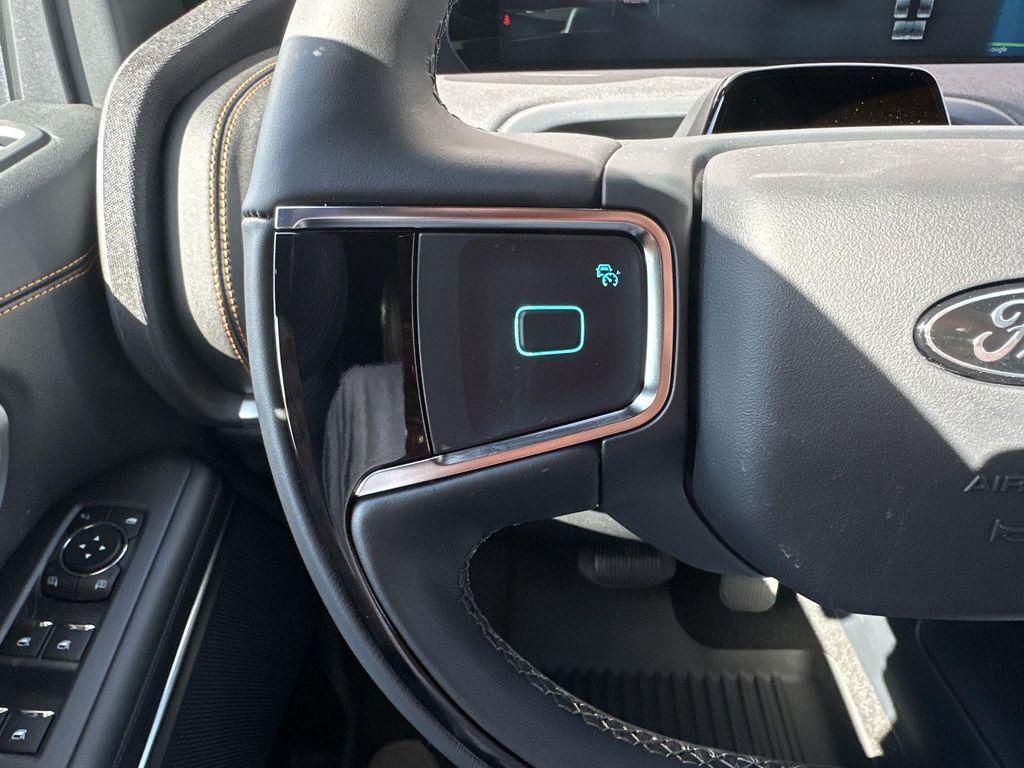 new 2025 Ford Expedition car, priced at $85,950