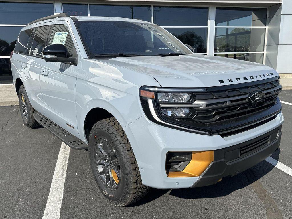 new 2025 Ford Expedition car, priced at $85,950