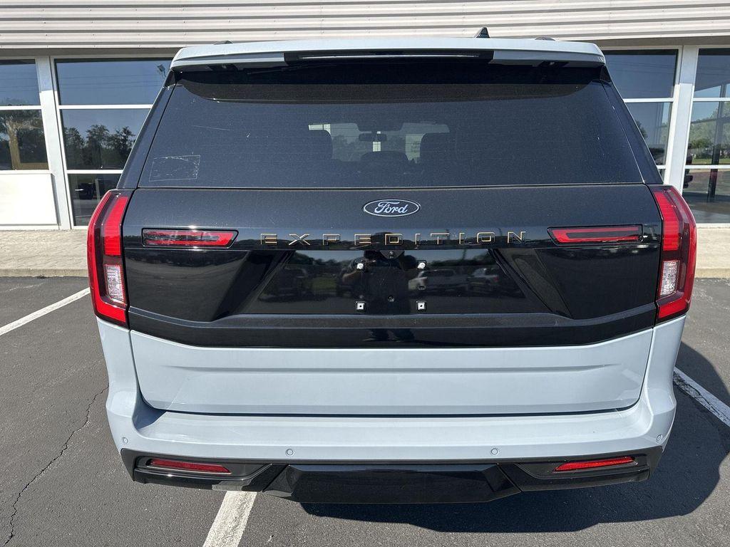 new 2025 Ford Expedition car, priced at $85,950