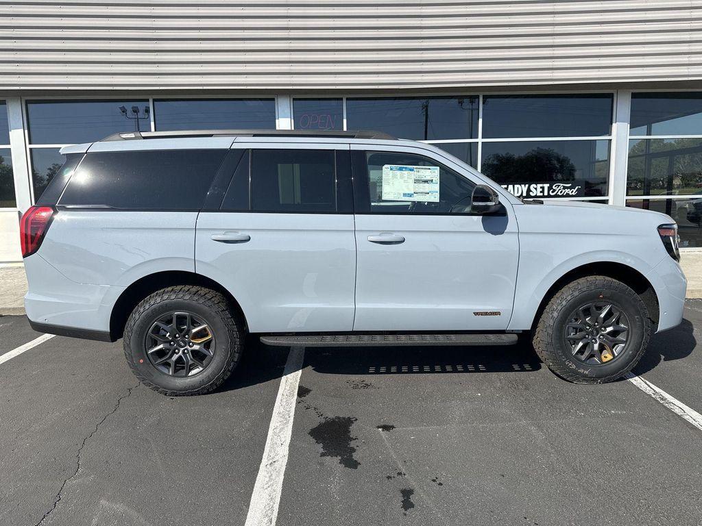 new 2025 Ford Expedition car, priced at $85,950
