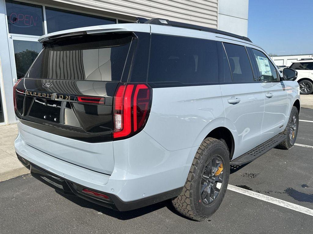 new 2025 Ford Expedition car, priced at $85,950