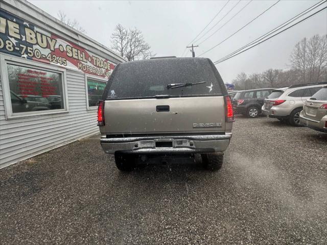 used 1998 Chevrolet Suburban car, priced at $7,295