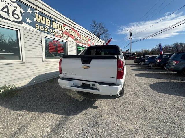 used 2011 Chevrolet Avalanche car, priced at $11,399