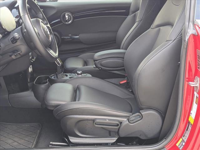used 2022 MINI Hardtop car, priced at $18,999