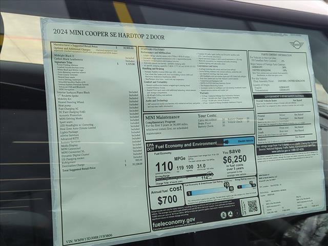 new 2024 MINI Hardtop car, priced at $35,220