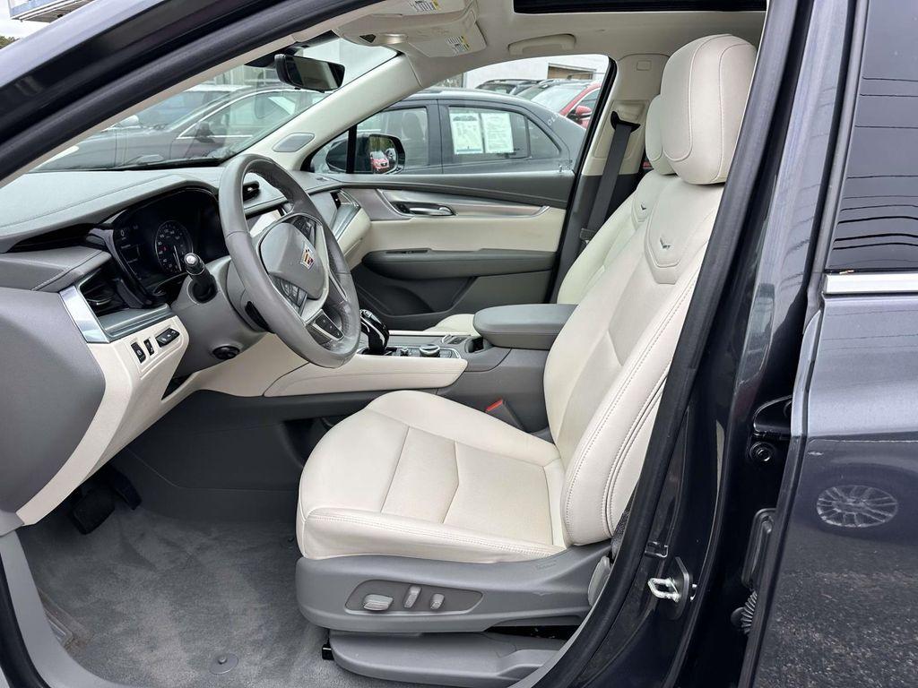 used 2023 Cadillac XT5 car