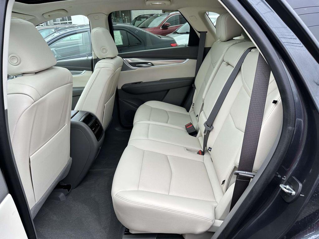 used 2023 Cadillac XT5 car