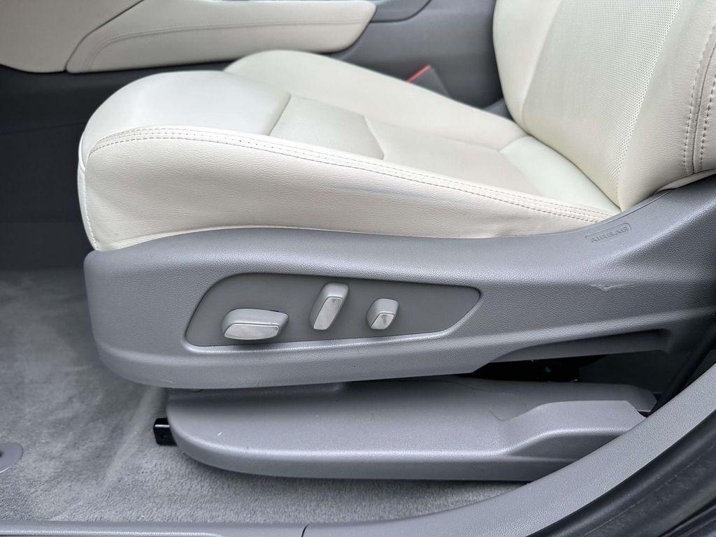used 2023 Cadillac XT5 car