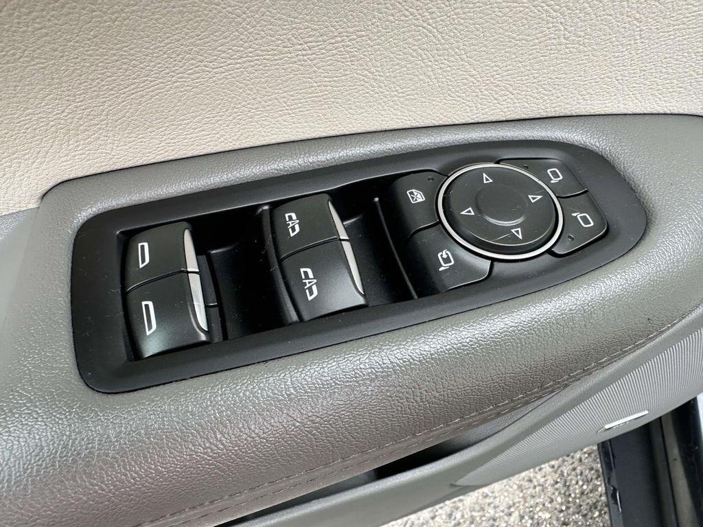 used 2023 Cadillac XT5 car