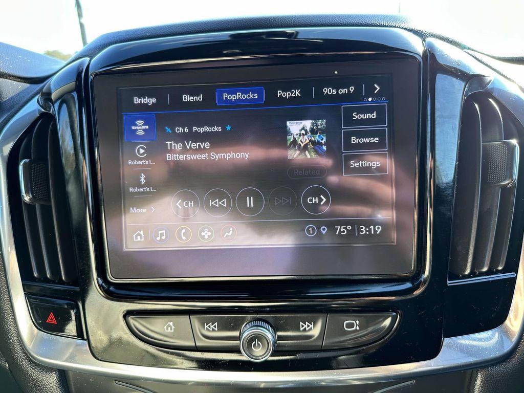 used 2023 Chevrolet Traverse car, priced at $35,995