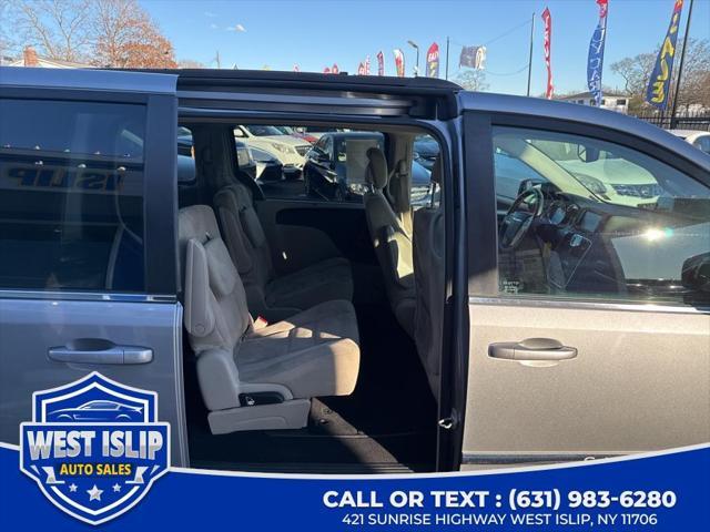 used 2015 Chrysler Town & Country car, priced at $9,777