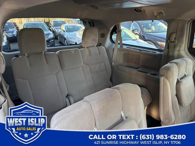 used 2015 Chrysler Town & Country car, priced at $9,777