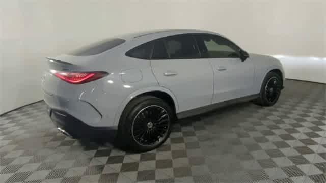 new 2025 Mercedes-Benz GLC 300 car, priced at $61,124
