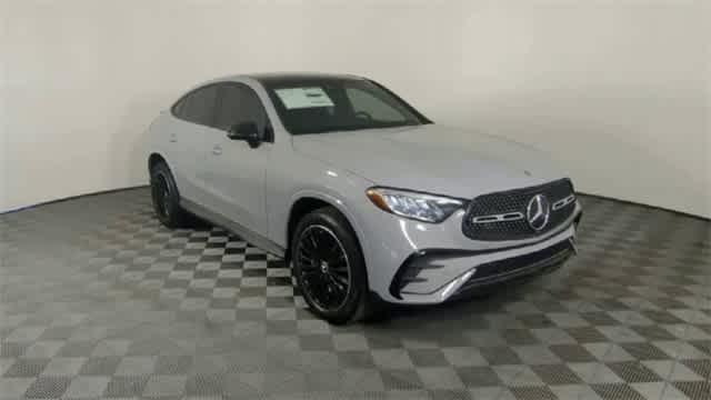 new 2025 Mercedes-Benz GLC 300 car, priced at $61,124