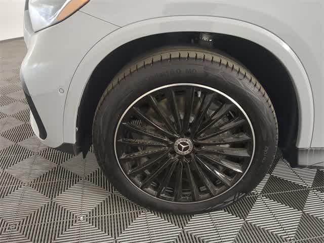 new 2025 Mercedes-Benz GLC 300 car, priced at $61,124