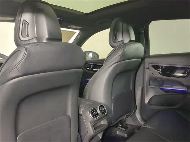 new 2025 Mercedes-Benz GLC 300 car, priced at $61,124