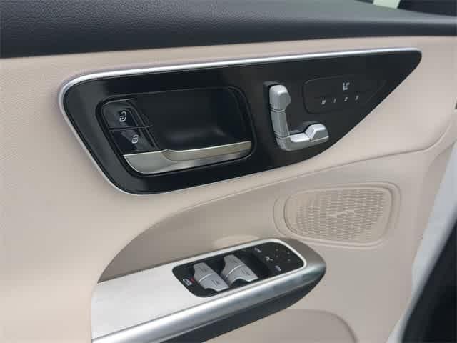 new 2025 Mercedes-Benz GLC 300 car, priced at $55,640