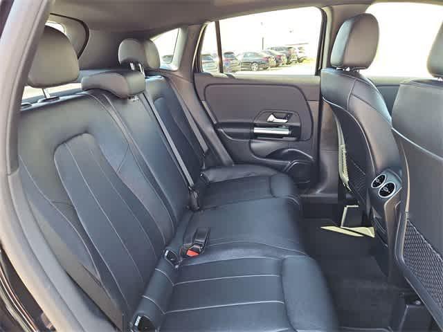 new 2025 Mercedes-Benz GLA 250 car, priced at $47,295