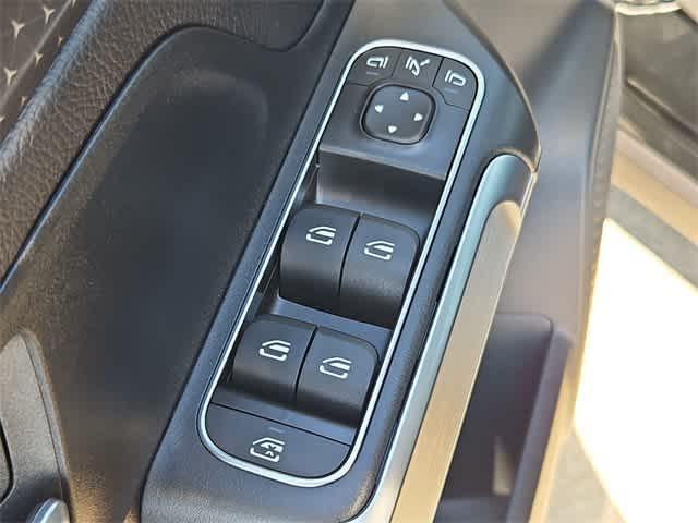 new 2025 Mercedes-Benz GLB 250 car, priced at $50,565