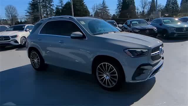 new 2025 Mercedes-Benz GLE 450 car, priced at $82,595