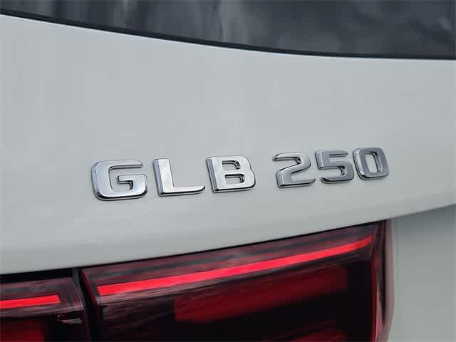 new 2025 Mercedes-Benz GLB 250 car, priced at $51,590