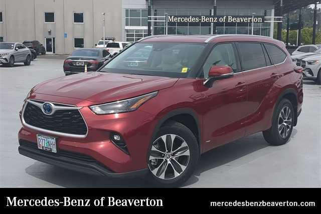 used 2022 Toyota Highlander Hybrid car, priced at $44,843