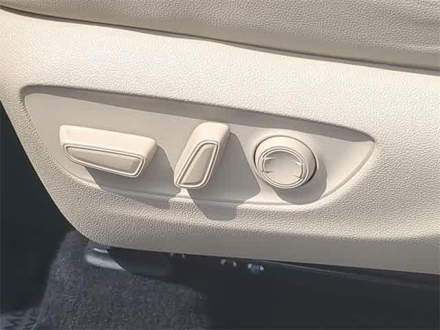 used 2022 Toyota Highlander Hybrid car, priced at $41,812