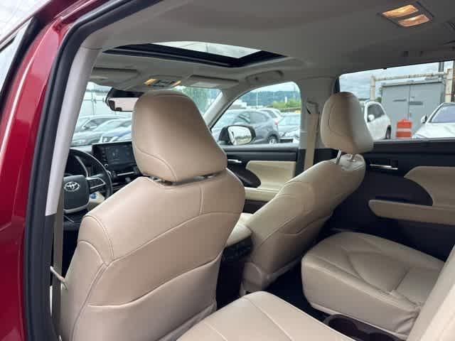 used 2022 Toyota Highlander Hybrid car, priced at $44,843